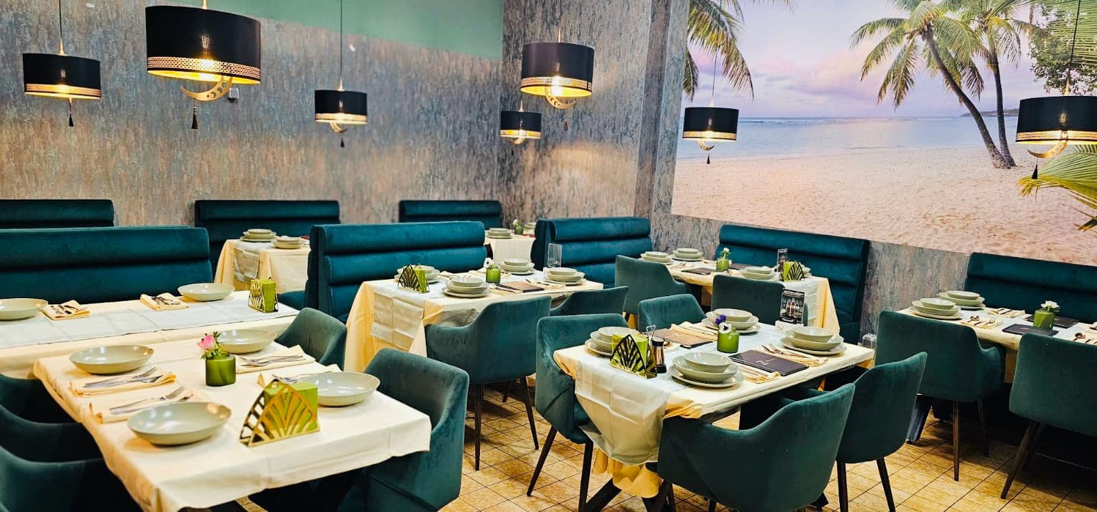 Panoramic view of the restaurant